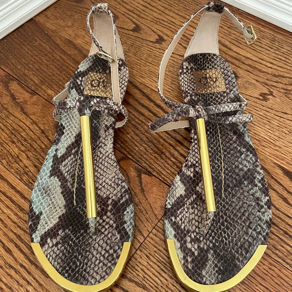 Dolce Vita - Nude snake sandal - Size 7.